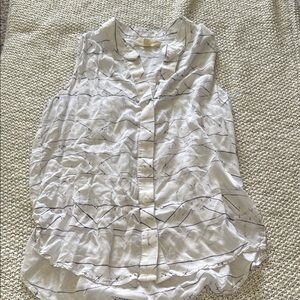 Cloth & Stone White Sleeveless Button Down Blouse